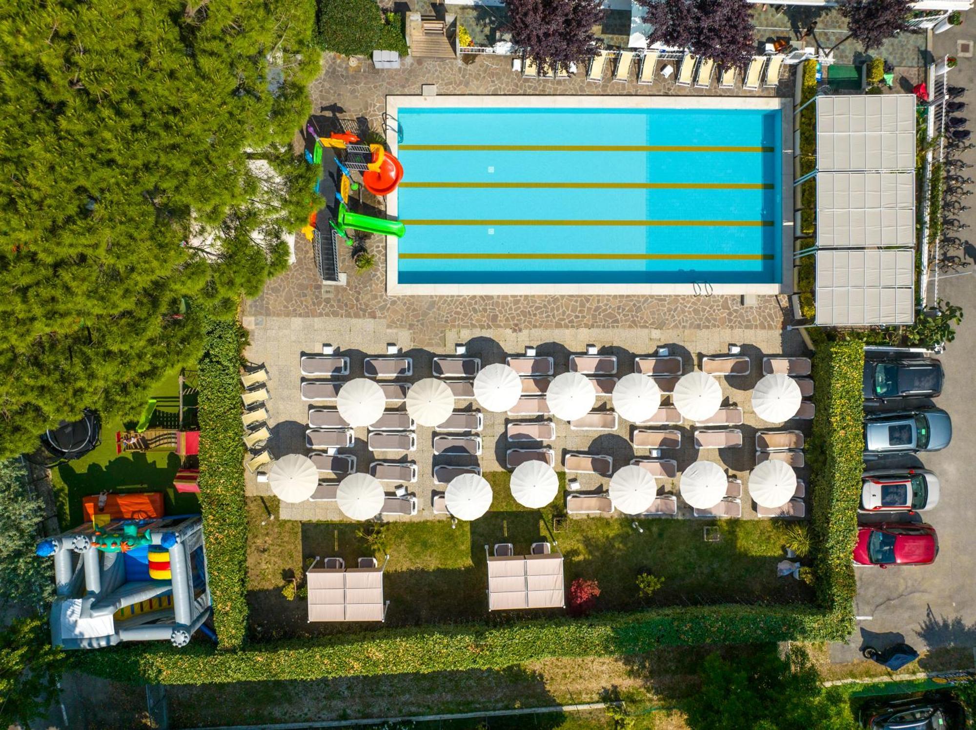 Lotus Hotel All Inclusive & Spiaggia Rímini Exterior foto
